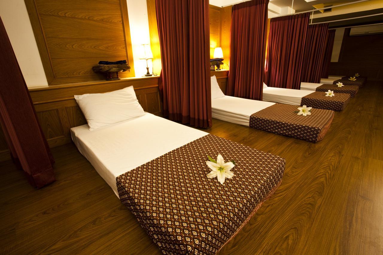 Zaza Hotel Samut Prakan Esterno foto